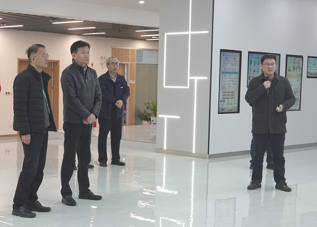 中國有研副總經理黃倬一行到國家信息光電子創新中心調研交流